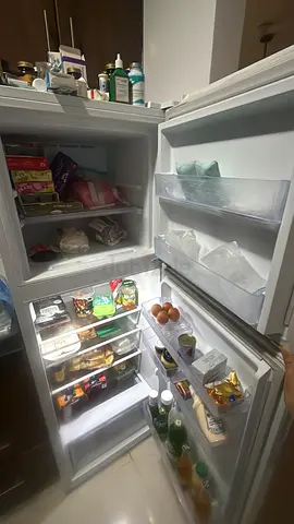 Samsung RT45CG5004WW Top-Freezer Refrigerator - less than two years old