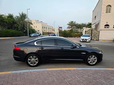 2012 Jaguar XF photo 2