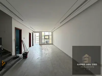 3 غرف نوم _ مجلس _ صالة واسعة _ غرفة خادمة _ مطبخ _ مساحات مريحة _ موقع مميز _ الحليو _ 90,000 درهم سنويًا _ منطقة مناسبة للعائلات