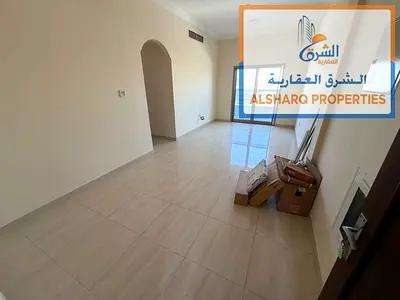 الروضه-2 حمام مطبخ مجهز بالكامل بلكونة بإطلالة مميزة شقة مضيئة بالكامل صالة واسعة-تكييف مركزي