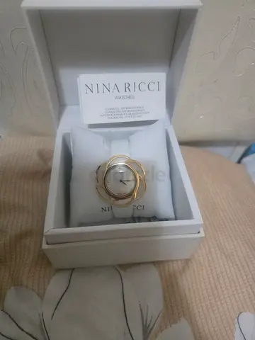 Nina ricci women watch