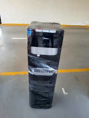 Bottom load water dispenser