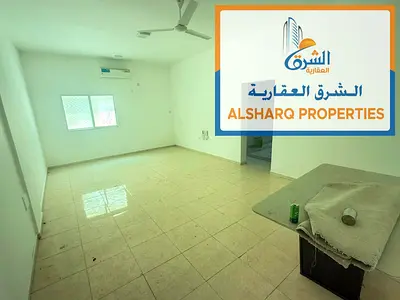 Raised ground floor | Air conditioning | Upscale location | Maintenance and cleaning covered by the landlord | Prime location | Flexible terms | Excel
