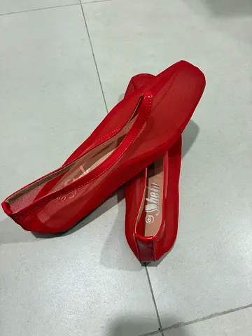 Red women's ballerina shoe - size 39 brand new