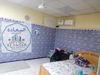 اللبيع بيت القادسية في 3 غرف وصالة ومطبخ ومجلس مساحة 2500 قدم موجر 30000 الف مطلوب في 550000 الف