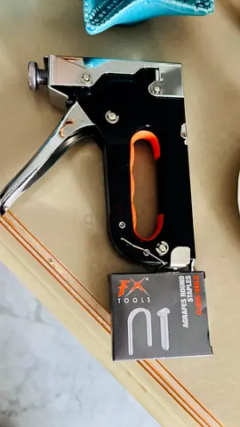 Handheld Staple Gun with Box of Staples - FX Tools