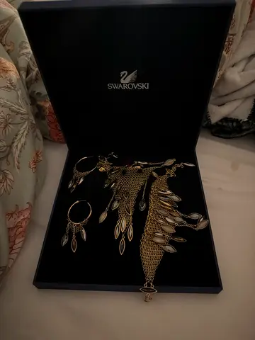 Swarovski gold vintage set 28.5 grams