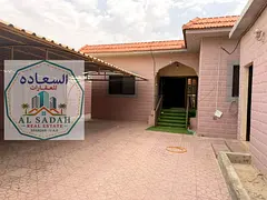 For sale: House in Al Quoz with 5 bedrooms, living room, majlis, and kitchen. Area: 4400 sq ft. Aski