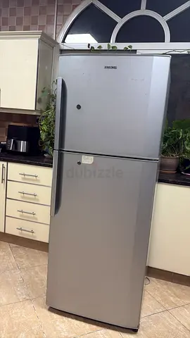 Hitachi Top Freezer Refrigerator - Silver, Good Working Condition