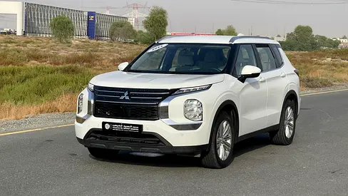 Mitsubishi Outlander Midline 2023 | GCC Specs | Low Mileage | Excellent Condition | 992 P M