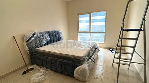 Queen bed - hydraulic
