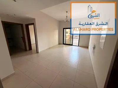 غرفة وصالة أول ساكن للإيجار في الجرف 3 ببلكونة وإطلالة مفتوحة وغرفة ماستر