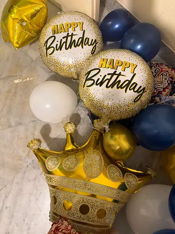 Set of Birthday Balloons and Inflatable Gold Crown – Used Party Decor
