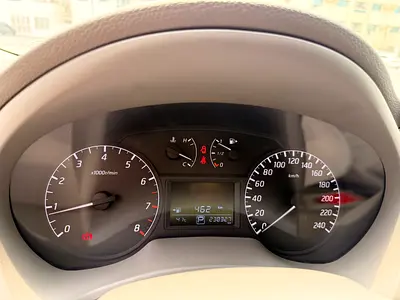2015 Nissan TIIDA 照片 5