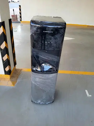 Bottom load water dispenser