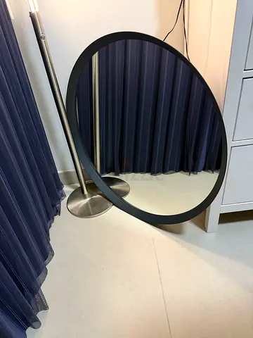 Round Mirror with Metal Frame