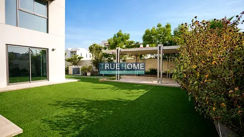 Stunning 5BR Villa | Private Garden | Al Zahia
