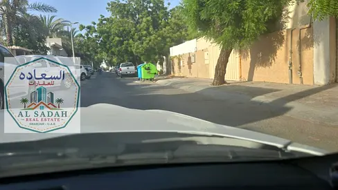 بيت منطقة الفيحاء
المساحة 5000 قدم
مقسوم قسمين
القسم الاول
3 غرف و صالة
الايجار 35,000 الف
القسم الثاني
2 غرفة وصالة
مؤجرة 30,000 الف
كامل الدخل الحالي : 65,000 الف
السعر : 900,000 الف