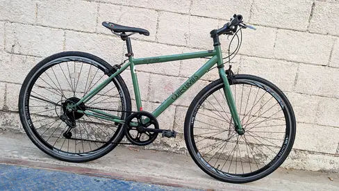 Used 6-speed/urban commuter bike - comfortable flat-bar city bike