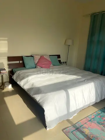 King bed with headboard - good condition
