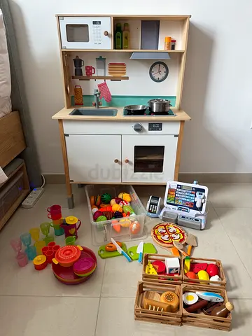 Play kitchen with accessories