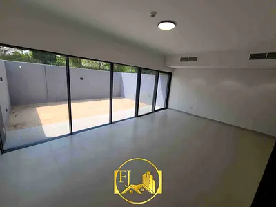3 Bedroom Townhouse |Single Row|Freehold convertible|Middle Unit|Ready-to-move-in