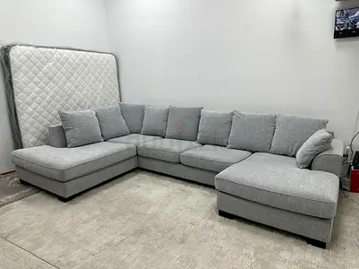 Like new condition the one brand Kingston Ushape sofa