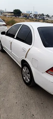 2010 Nissan SUNNY 照片 5