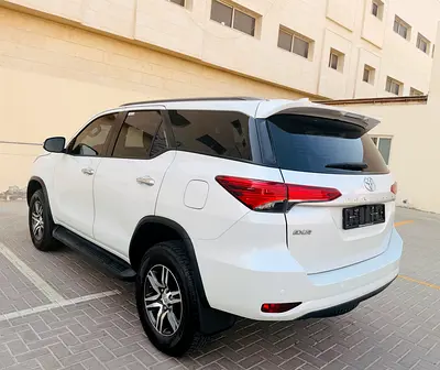 2025 Toyota FORTUNER 照片 5
