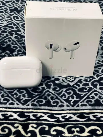 Apple AirPods Pro (1nd gen) with Charging Case - Good Condition