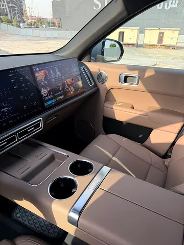 صورة 7 لـ 2025 LI AUTO L9