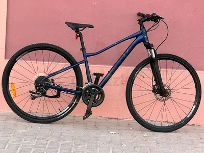 Giant liv hybrid bike