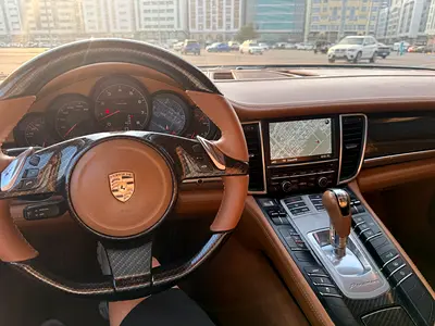 2012 Porsche PANAMERA — миниатюра 5