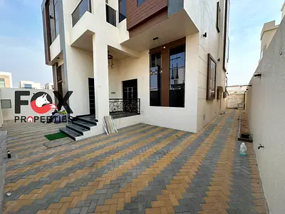 Luxury villa with exceptional features for rent | 6 master bedrooms and an elegant majlis