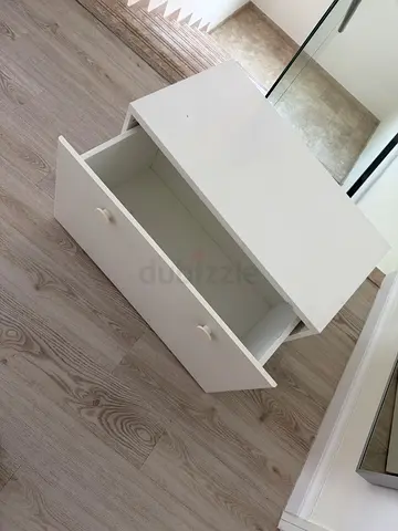 Small white bedside cabinet / 1 big-drawer nightstand in good condition