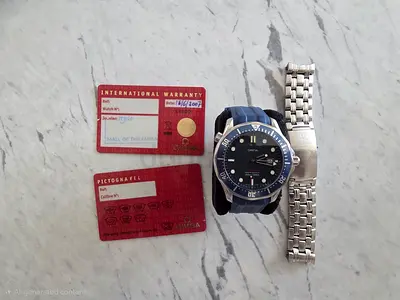 Omega seamaster - James bond stainles. diver wristwatch with extra bracelet and warranty cards