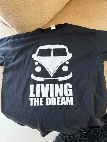 Black 'Living The Dream' Graphic T-shirt, Men’s casual tee, size L