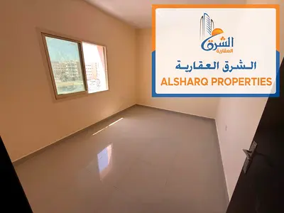 غرفة وصالة على الطريق الرئيسي في الجرف 2 مقابل جسر الروضة ومقابل نستو وقريب من اسواق الامارات