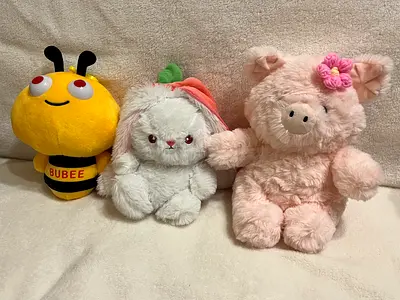 Set of 3 Plush Toys – Bee, Bunny with Carrot Hat, and Pink Pig