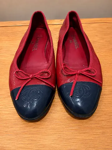 Authentic Chanel two tone Ballet Flats 38