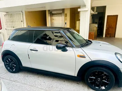 2014 MINI Cooper - Well Maintained - Iconic Design