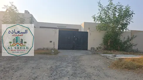 للبيع بيت في الغافية علي براحة في 4غرف وصالة ومجلس ومطبخ مساحة 2500 موجر 55000 الف مطلوب في 750000 الف