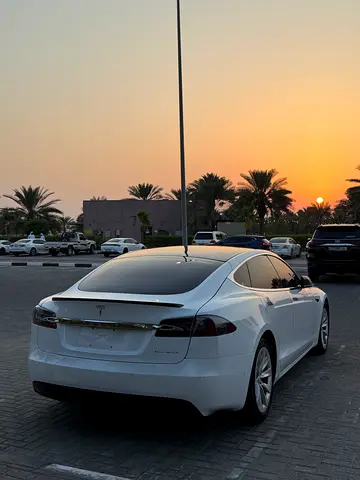 2021 Tesla MODEL S — фото 4