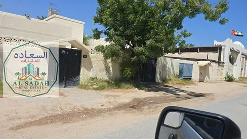 للبيع بيت مسلح في القادسيه على شارع قار المساحه 5000 قدم 4 غرف+صالة ومجلس
دخل 55000 الف
مطلوب 830000 الف سعر قابل