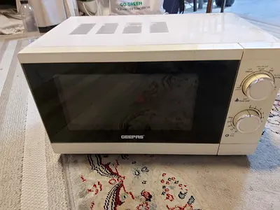 Geepas White Microwave Oven