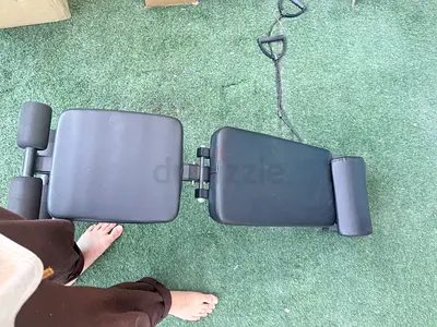 Adjustable Ab Crunch & Sit-Up Bench with Resistance Band - Good Condition