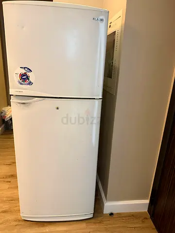 Samsung white refrigerator in good condition