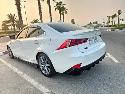 صورة 14 لـ 2015 Lexus IS-SERIES
