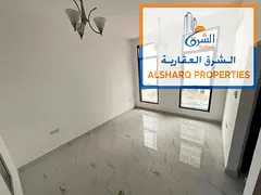 Second-hand apartment with a panoramic view, directly on the Dubai exit. Prime location and excellen