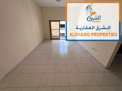 A special location and close to Al Safeer Mall. Balcony view. Safes in the wall. A special location and service throughout the day. Easy exit from Sha